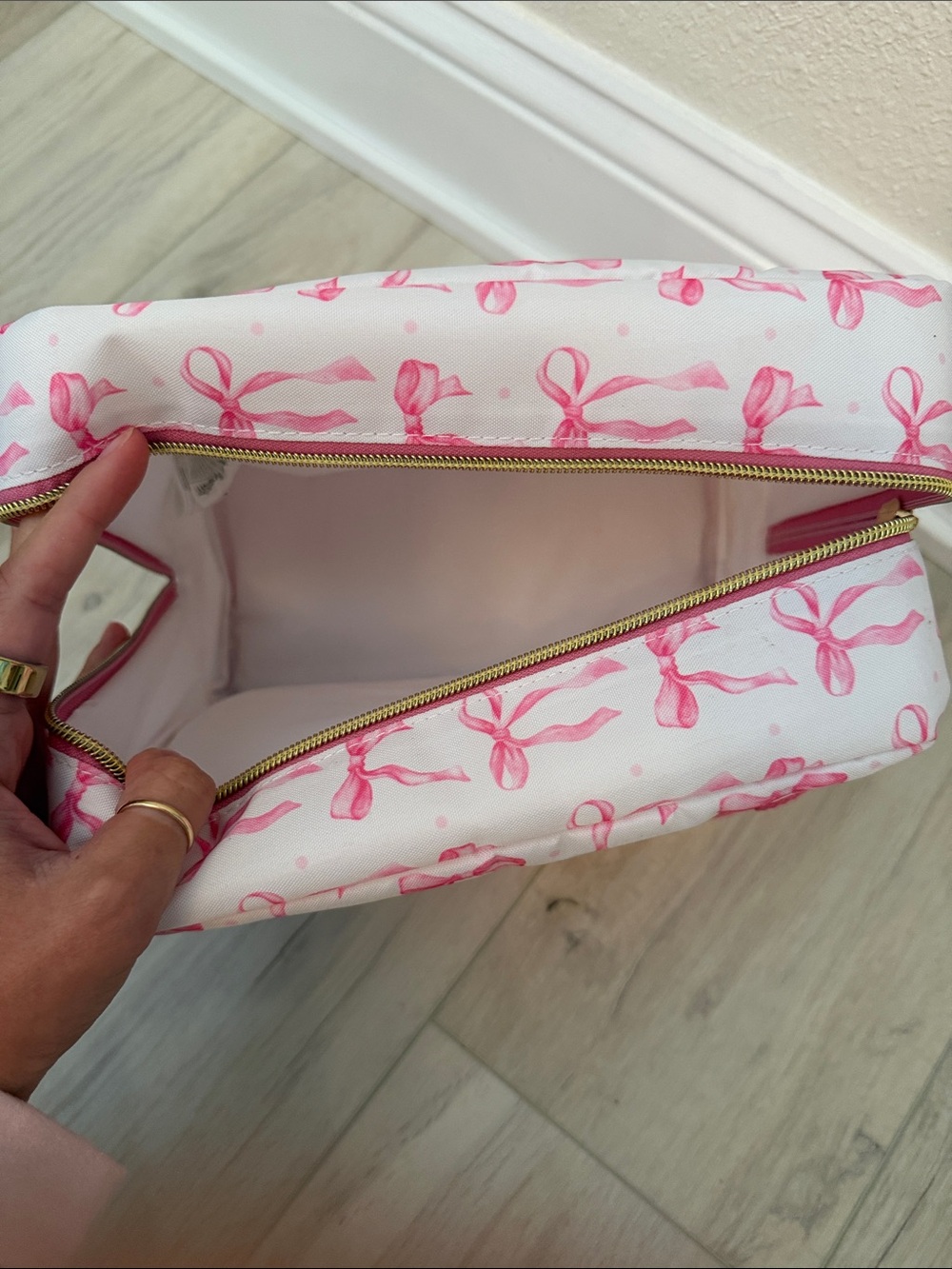 NWOT fit+fresh Pink Bow Insulated Lunch Box - Picture 2 of 2